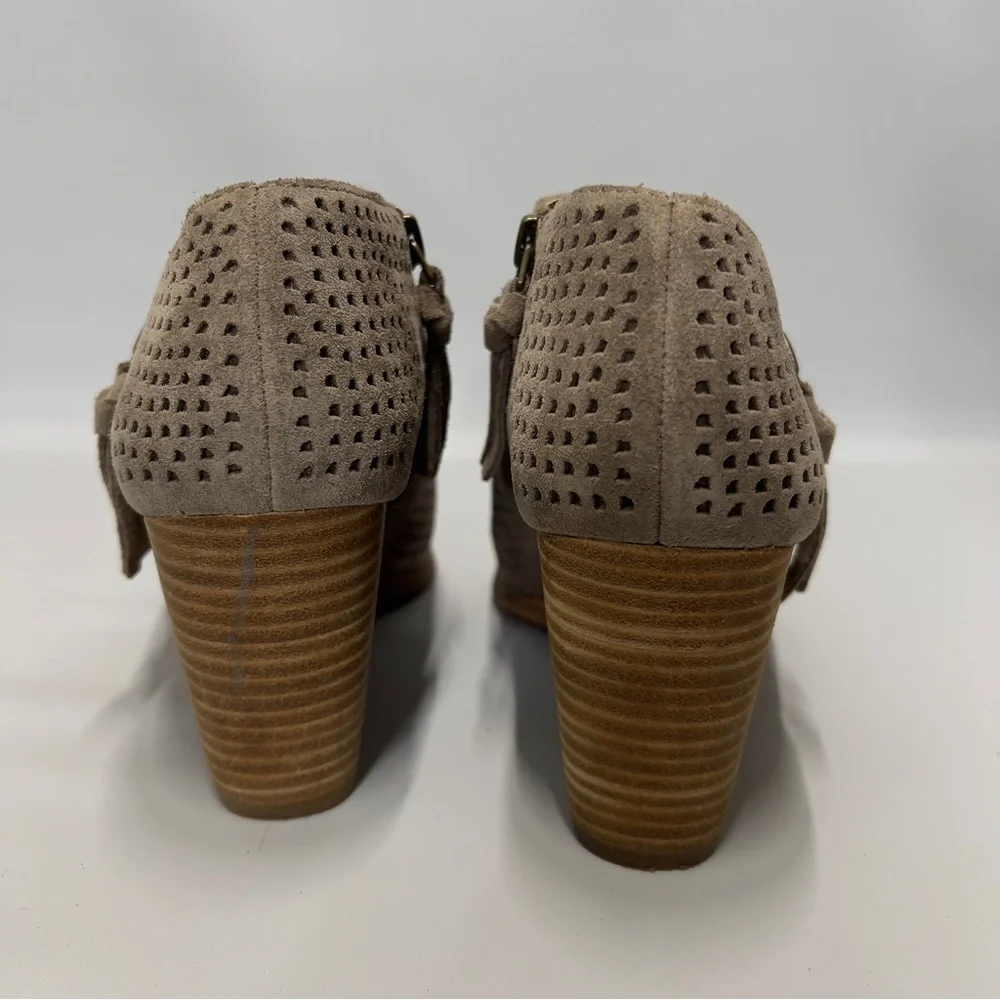 LUCKY BRAND women’s size 7.5 zip Up Ankle Boots Booties wedge heel.